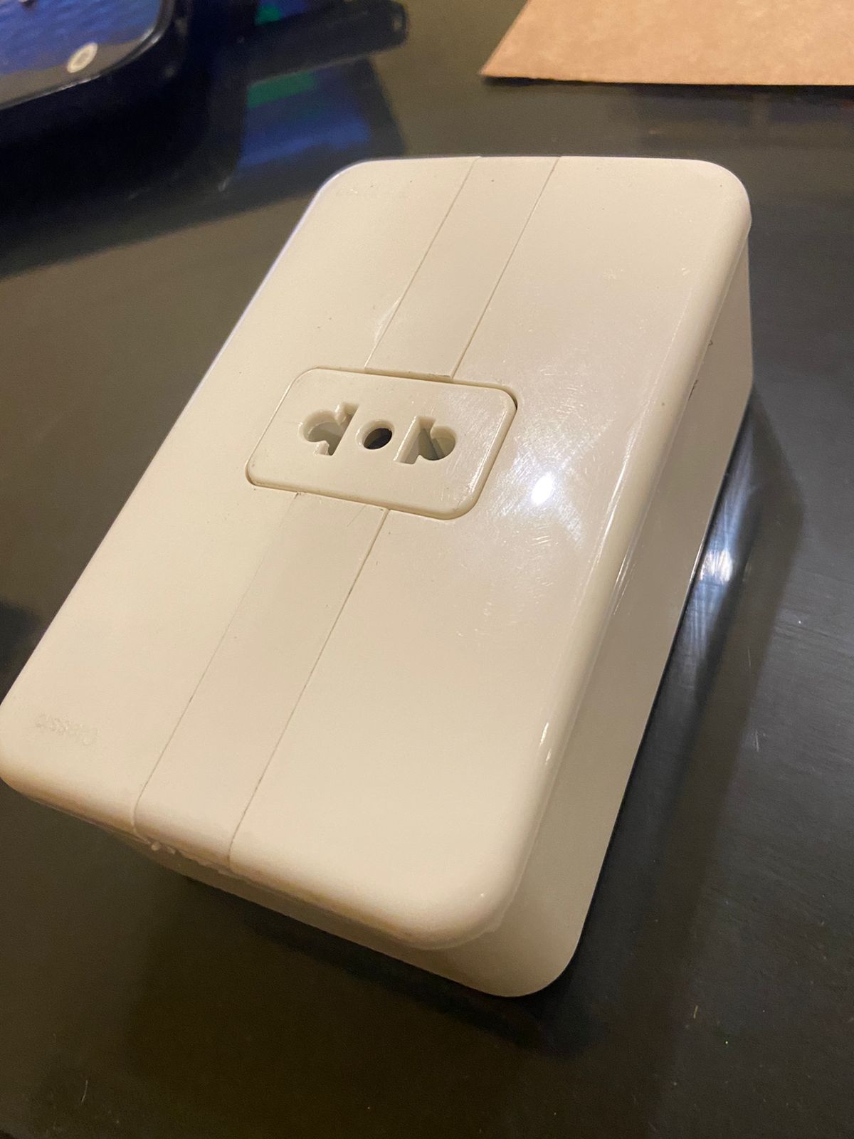 Toma Corrientes con Cámara Oculta Wi-Fi (4K + Audio)