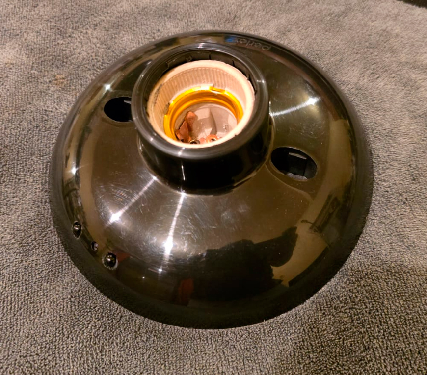 Porta Focos con Cámara Oculta Wi-Fi con Visión Nocturna (1080P Full HD + Audio)